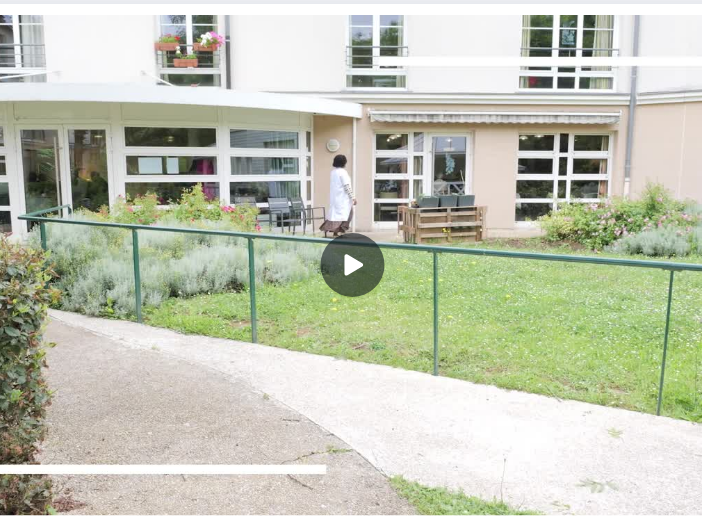 Viens je t'emmène découvrir la vie en Ehpad !