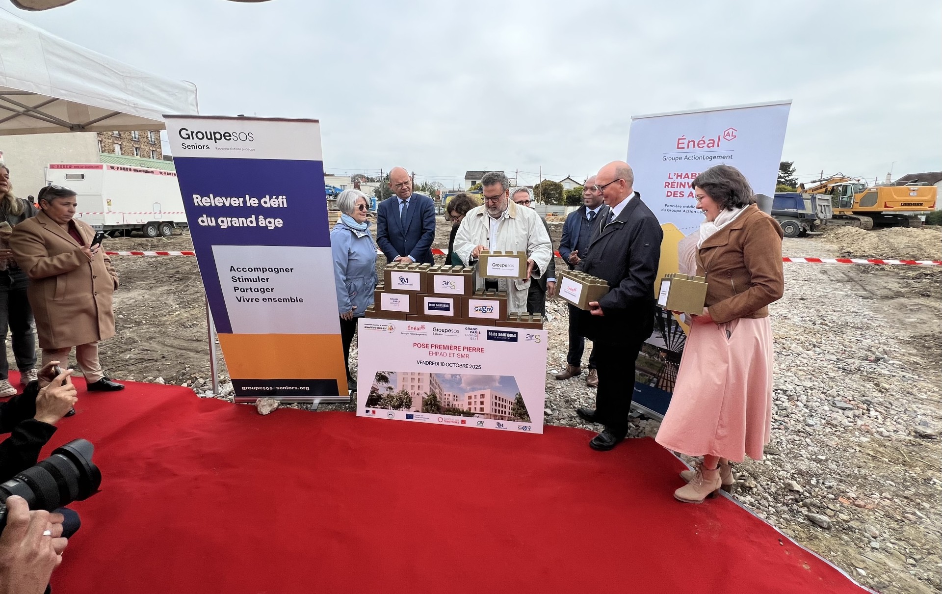 Montfermeil : Énéal et le Groupe SOS Seniors posent la première pierre d’un pôle médico-social d’avenir !