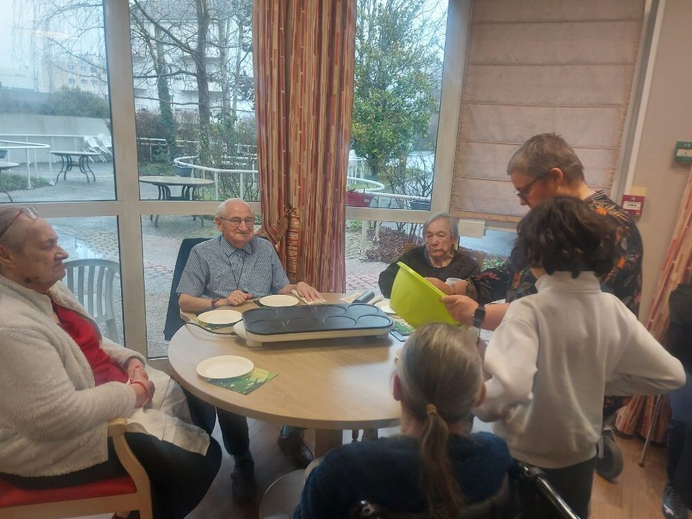 Après-midi intergénérationnel à la résidence 💙