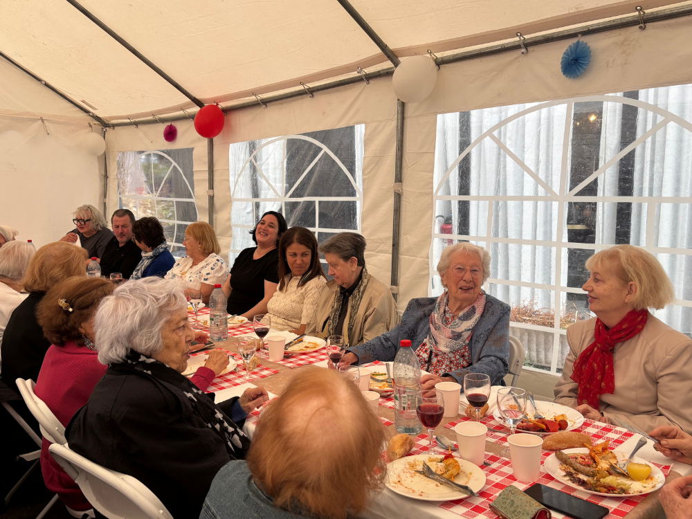 Repas champêtre - direction la résidence Les Jardins Mirabeau🎉