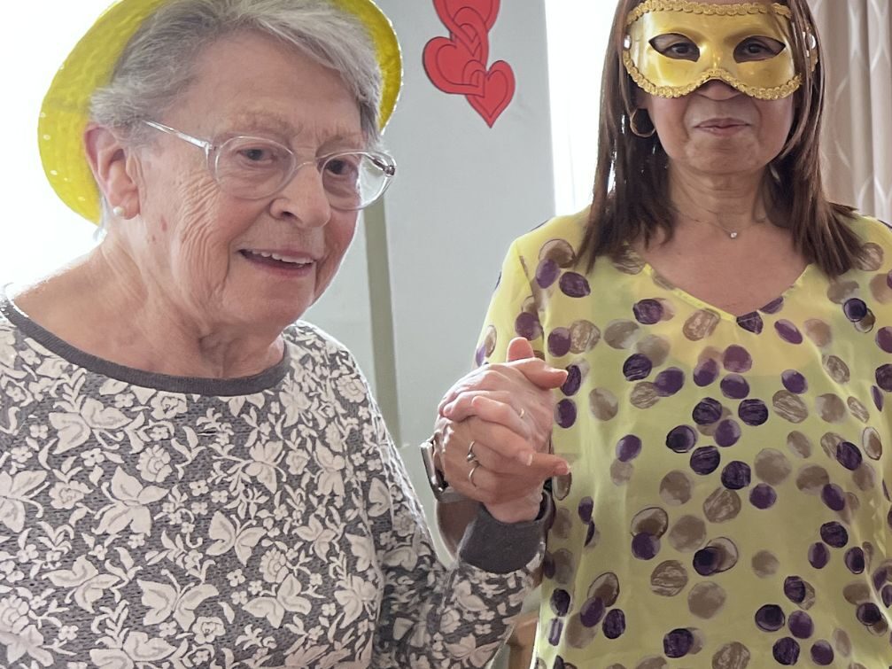 Carnaval intergénérationnel à la résidence Laure Eteneau 💙