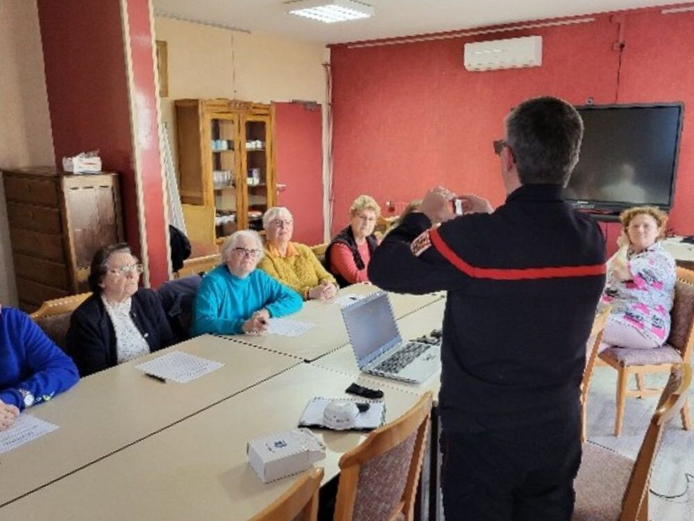 Les pompiers de Jarnac viennent partager leurs astuces au PRP du Bois Doucet 👨‍🚒