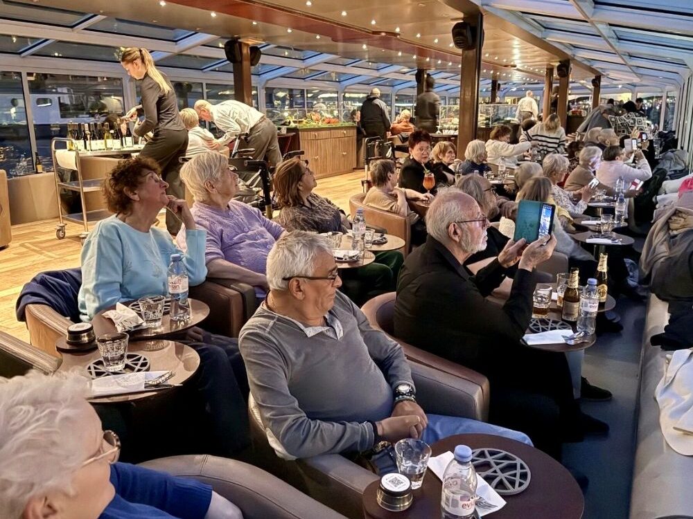 Une belle soirée sur la Seine, placée sous le signe du partage et de la convivialité🤩